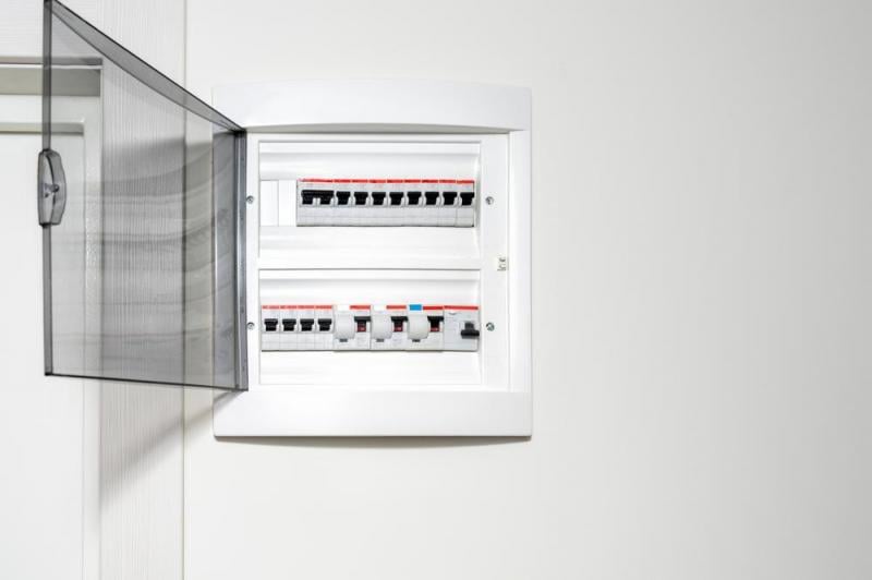 D&eacute;pannage &eacute;lectrique en urgence, les bons r&eacute;flexes &agrave; adopter